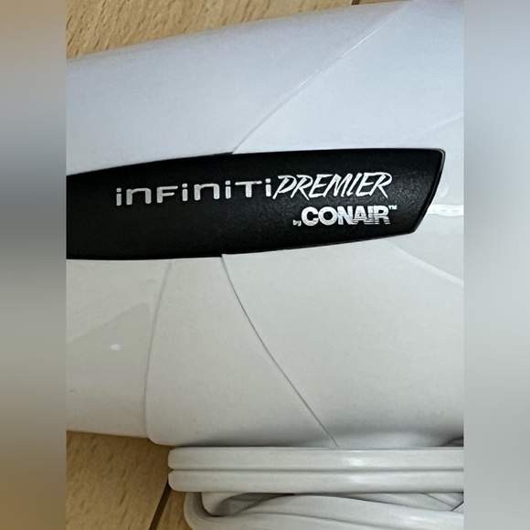 Conair Hair Dryer - Picture 3 of 4